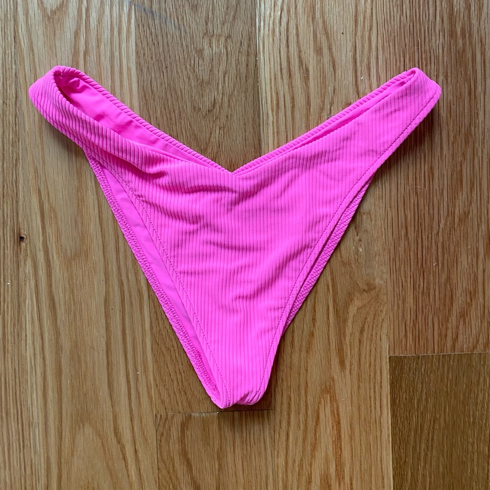 Frankies Bikinis Enzo Bottoms in Pink Punch
